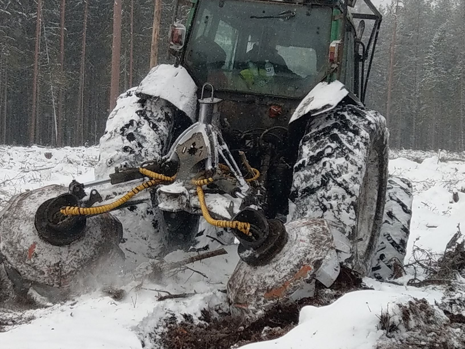 Billonneuse trancheuse hydraulique UOT pour tracteur